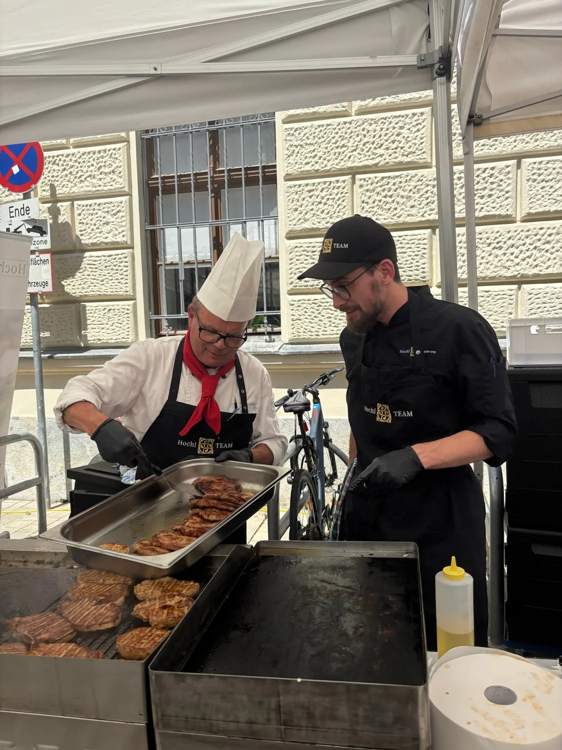 Grillservice von Hochl Be-WIR-tung im Einsatz